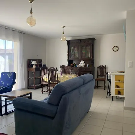 Otel Maison Saint-vincent-sur-jard, 4 Pieces, 6 Personnes - Fr-1-336-150 3*